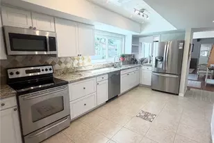 7463 Dickens Dr, Sarasota, FL 34231 - Photo 3