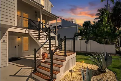 5119 Oxford Drive, Sarasota, FL 34242 - Photo 7