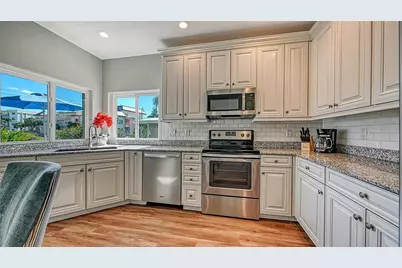 5610 Avenida Del Mare, Sarasota, FL 34242 - Photo 13