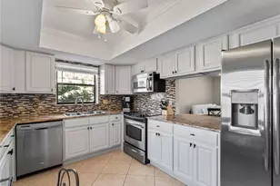 4668 Oak Hill Ln, Sarasota, FL 34232 - Photo 7