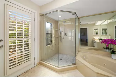 2326 Harbour Oaks Drive, Longboat Key, FL 34228 - Photo 15