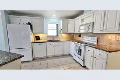 140 Southwinds Drive, Sarasota, FL 34231 - Photo 17