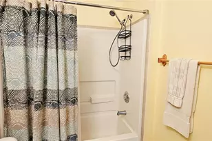 140 Southwinds Dr, Sarasota, FL 34231 - Photo 17