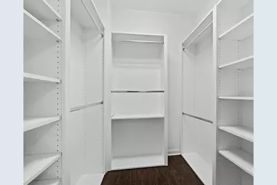 7811 Bergamo Avenue, Sarasota, FL 34238 - Photo 19