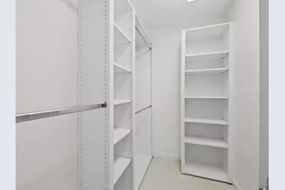 7811 Bergamo Avenue, Sarasota, FL 34238 - Photo 15