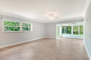 225 Hour Glass Way, Sarasota, FL 34242 - Photo 11