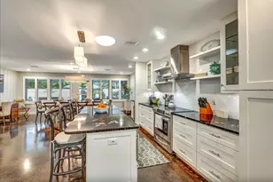 301 Jackson Dr, Sarasota, FL 34236 - Photo 7