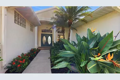 6228 Aventura Drive, Sarasota, FL 34241 - Photo 3