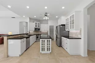 6228 Aventura Dr, Sarasota, FL 34241 - Photo 11