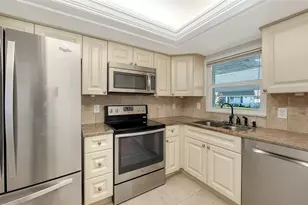 2603 Riverbluff Pkwy, Sarasota, FL 34231 - Photo 17