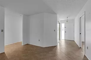 5241 Marsh Field Ln, Sarasota, FL 34235 - Photo 5