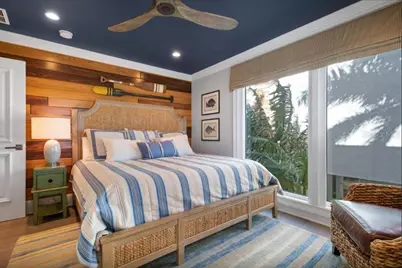 110 10th Street S, Bradenton Beach, FL 34217 - Photo 15