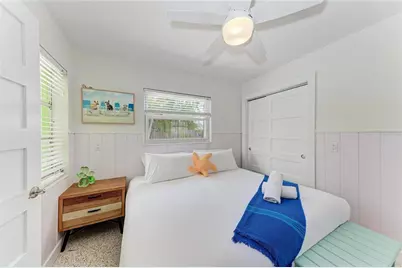 2111 Avenue B, Bradenton Beach, FL 34217 - Photo 15