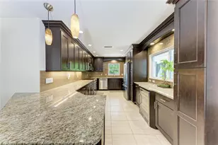 5507 Contento Dr, Sarasota, FL 34242 - Photo 17