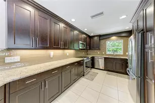 5507 Contento Dr, Sarasota, FL 34242 - Photo 17