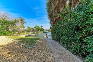 5507 Contento Dr, Sarasota, FL 34242 - Photo 41