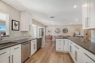 6802 Roxbury Dr, Sarasota, FL 34231 - Photo 13