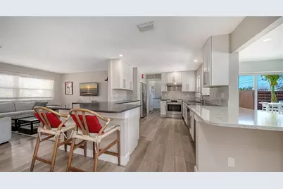 6802 Roxbury Drive, Sarasota, FL 34231 - Photo 9