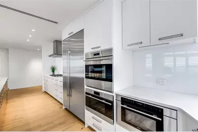 280 Golden Gate Point #200, Sarasota, FL 34236 - Photo 35