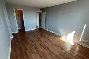 2760 Coconut Bay Ln, Sarasota, FL 34237 - Photo 7