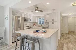 5469 Riverbluff Cir, Sarasota, FL 34231 - Photo 11