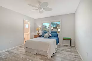 5469 Riverbluff Cir, Sarasota, FL 34231 - Photo 17