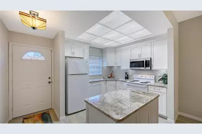 4210 Breezeway Boulevard #413, Sarasota, FL 34238 - Photo 7