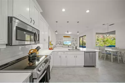 4882 Greymoss Lane, Sarasota, FL 34233 - Photo 19