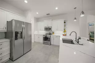 4882 Greymoss Ln, Sarasota, FL 34233 - Photo 17