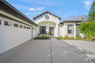 4882 Greymoss Ln, Sarasota, FL 34233 - Photo 9