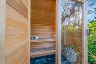 4882 Greymoss Ln, Sarasota, FL 34233 - Photo 47