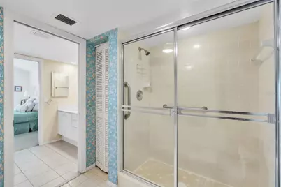 5635 Gulf Of Mexico Drive #202, Longboat Key, FL 34228 - Photo 29