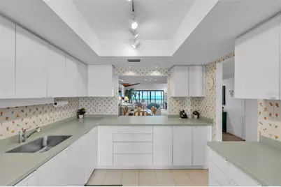 5635 Gulf Of Mexico Drive #202, Longboat Key, FL 34228 - Photo 13