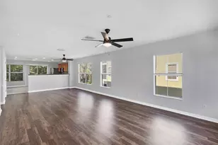 8717 Spruce Hills Ct, Lakewood Ranch, FL 34202 - Photo 5