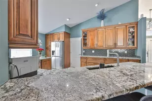 8130 Alamosa Wood Ave, Ruskin, FL 33573 - Photo 15