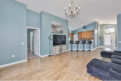 8130 Alamosa Wood Avenue, Ruskin, FL 33573 - Photo 9