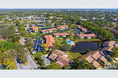 3106 Windrush Bourne #2, Sarasota, FL 34235 - Photo 9