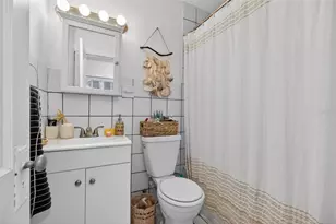 1017 8th St N, Saint Petersburg, FL 33701 - Photo 19