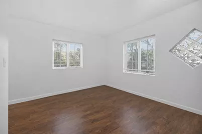 1017 8th Street N, Saint Petersburg, FL 33701 - Photo 17