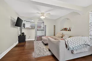 1017 8th St N, Saint Petersburg, FL 33701 - Photo 3