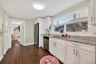 1017 8th St N, Saint Petersburg, FL 33701 - Photo 5