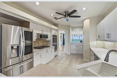 380 Gulf Of Mexico Drive #515, Longboat Key, FL 34228 - Photo 15