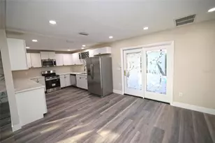 5667 Creekwood Dr, Sarasota, FL 34233 - Photo 21