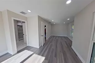 5667 Creekwood Dr, Sarasota, FL 34233 - Photo 37