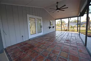 5667 Creekwood Dr, Sarasota, FL 34233 - Photo 55