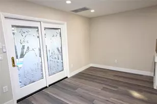 5667 Creekwood Dr, Sarasota, FL 34233 - Photo 23