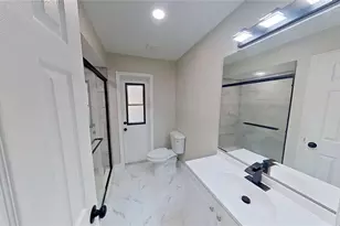 5667 Creekwood Dr, Sarasota, FL 34233 - Photo 25