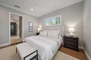 2207 Wisteria St, Sarasota, FL 34239 - Photo 9