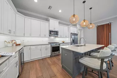 2207 Wisteria Street, Sarasota, FL 34239 - Photo 3