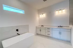 659 Maldives Trl, Sarasota, FL 34234 - Photo 7